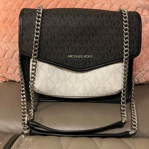 Michael Kors shoulder/crossbody purse